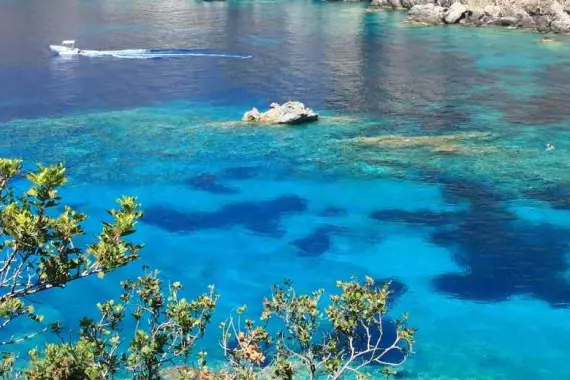 Isla de Corfú, Grecia: playa Palaiokastritsa