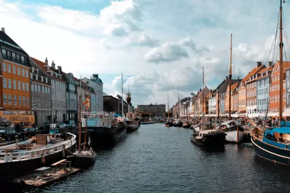 Copenhague, Dinamarca: vista del canal Nyhavn